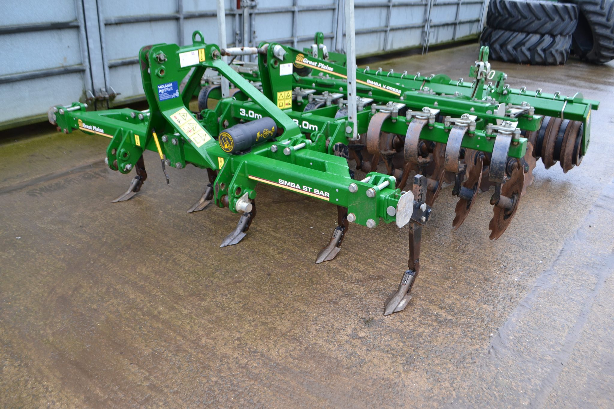 Great Plains Cultivator with ST Bar - Image 3