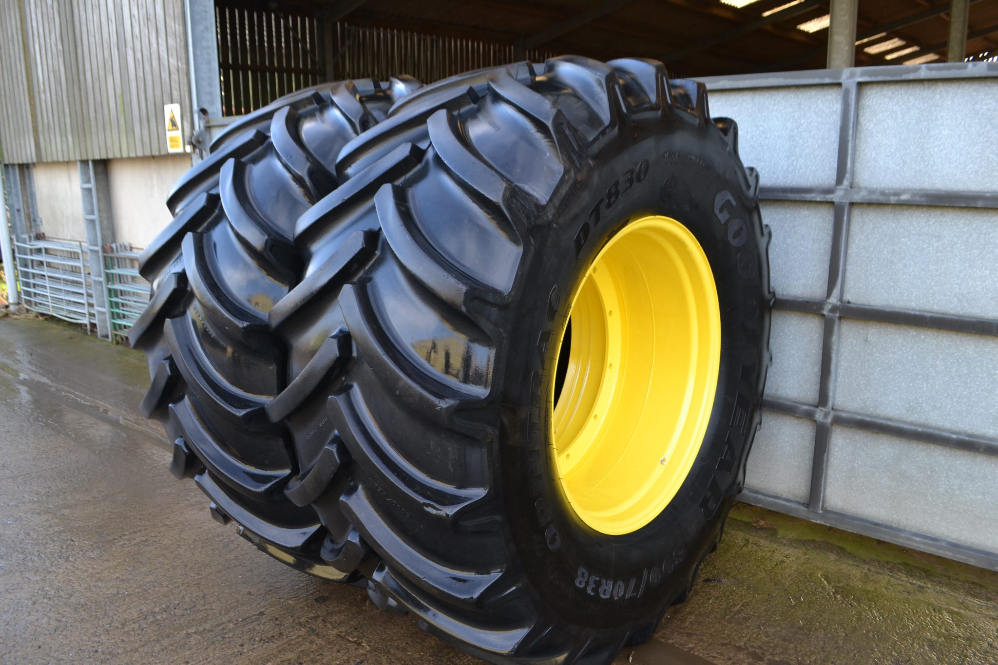 John Deere Flotation Rear Wheels