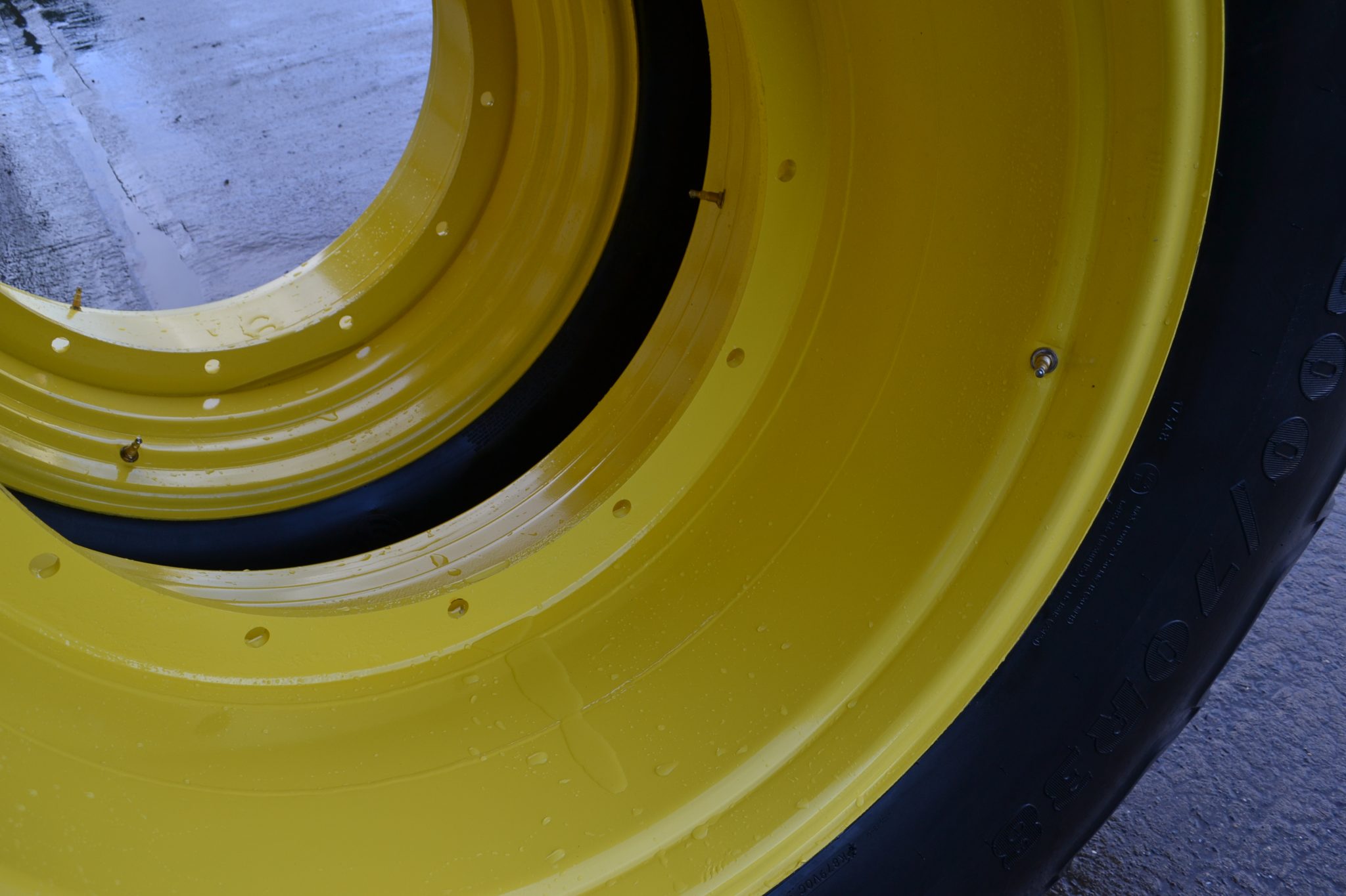 John Deere Flotation Rear Wheels - Image 5