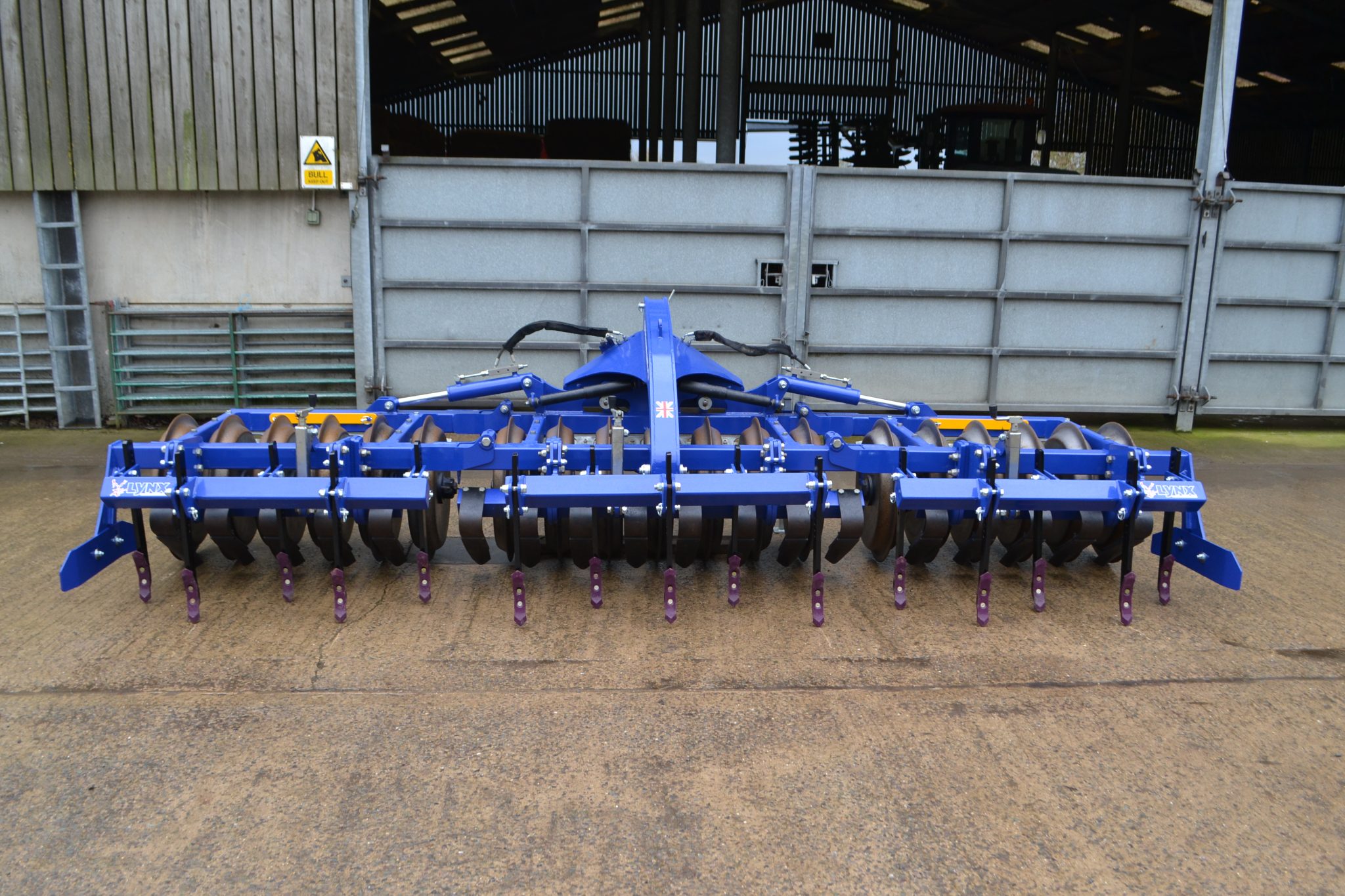 Lynx Hydraulic Folding Front Press - Image 2