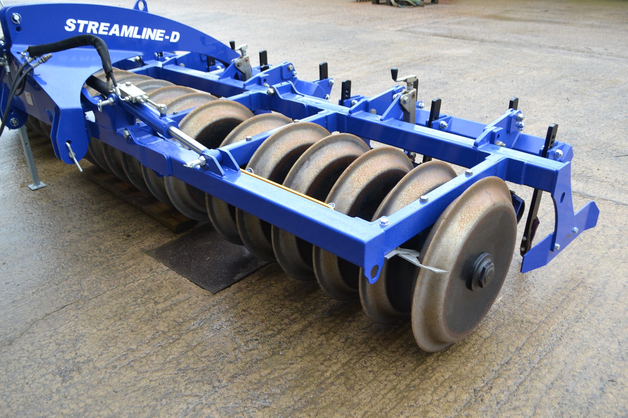 Lynx Hydraulic Folding Front Press - Image 6