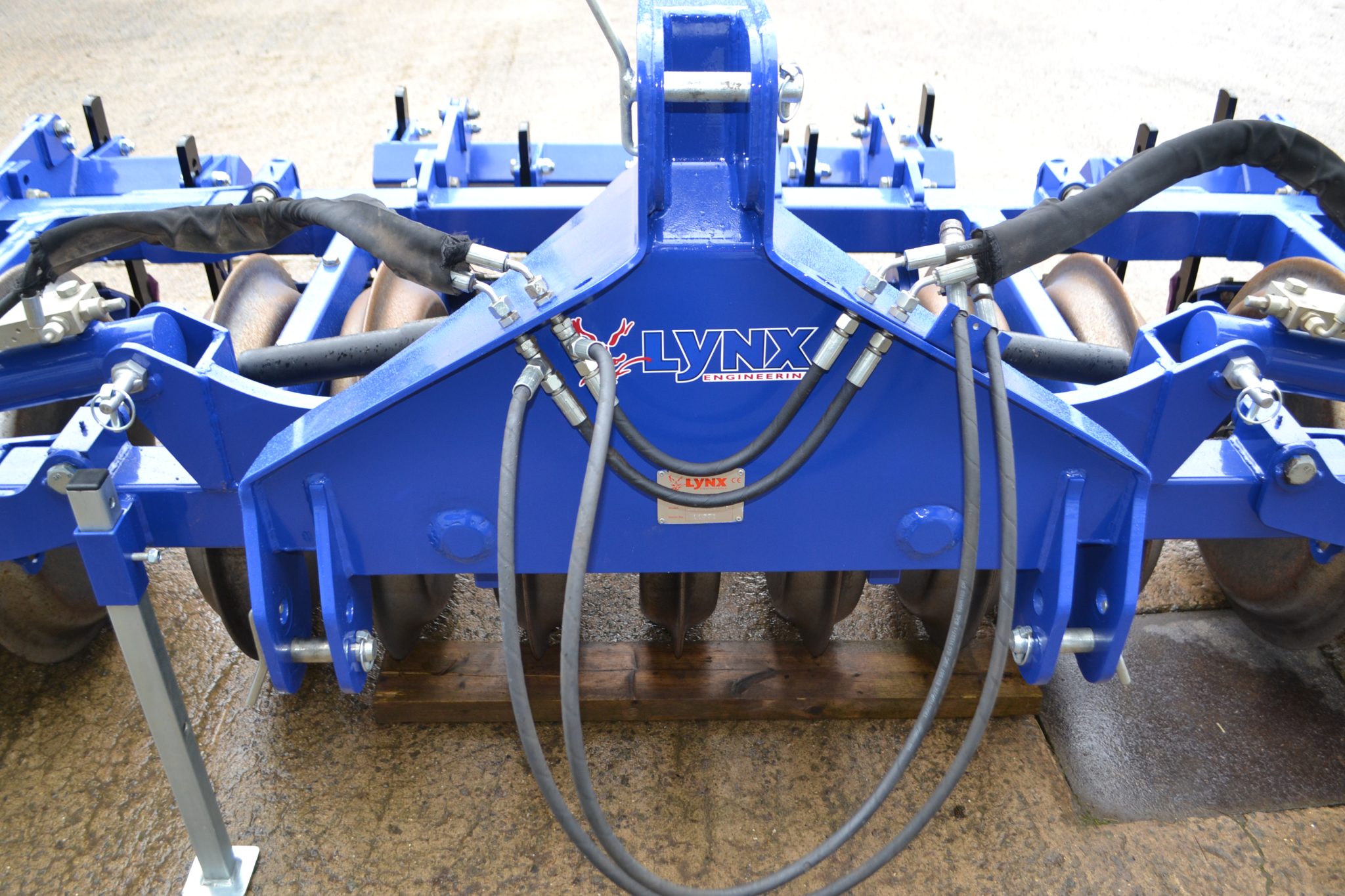 Lynx Hydraulic Folding Front Press - Image 7