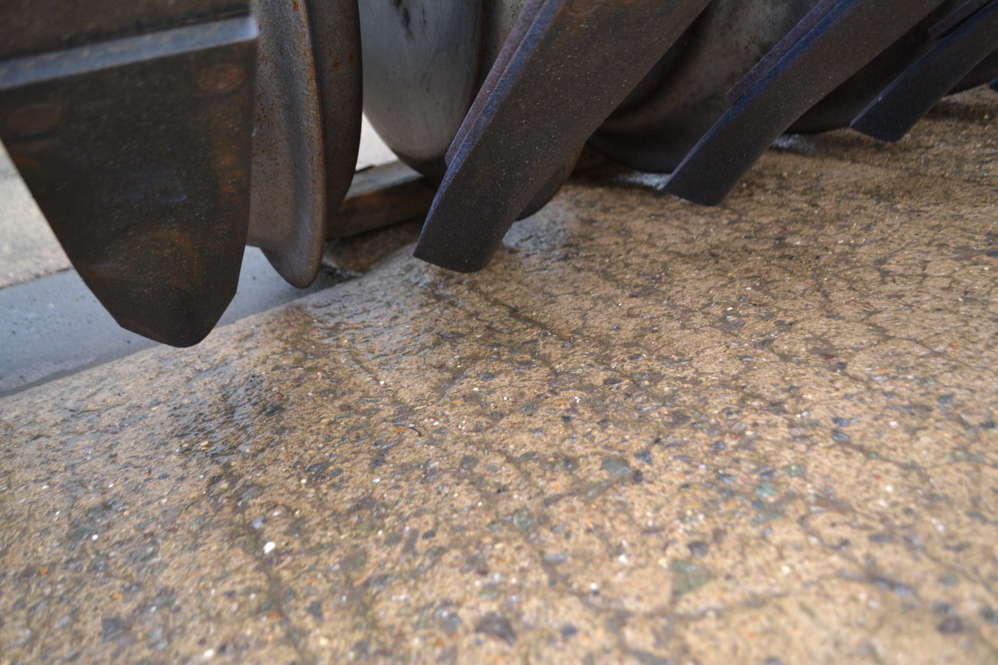 Lynx Hydraulic Folding Front Press - Image 10