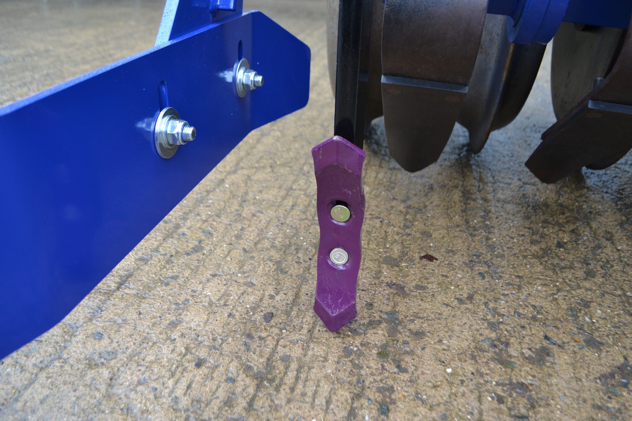 Lynx Hydraulic Folding Front Press - Image 11