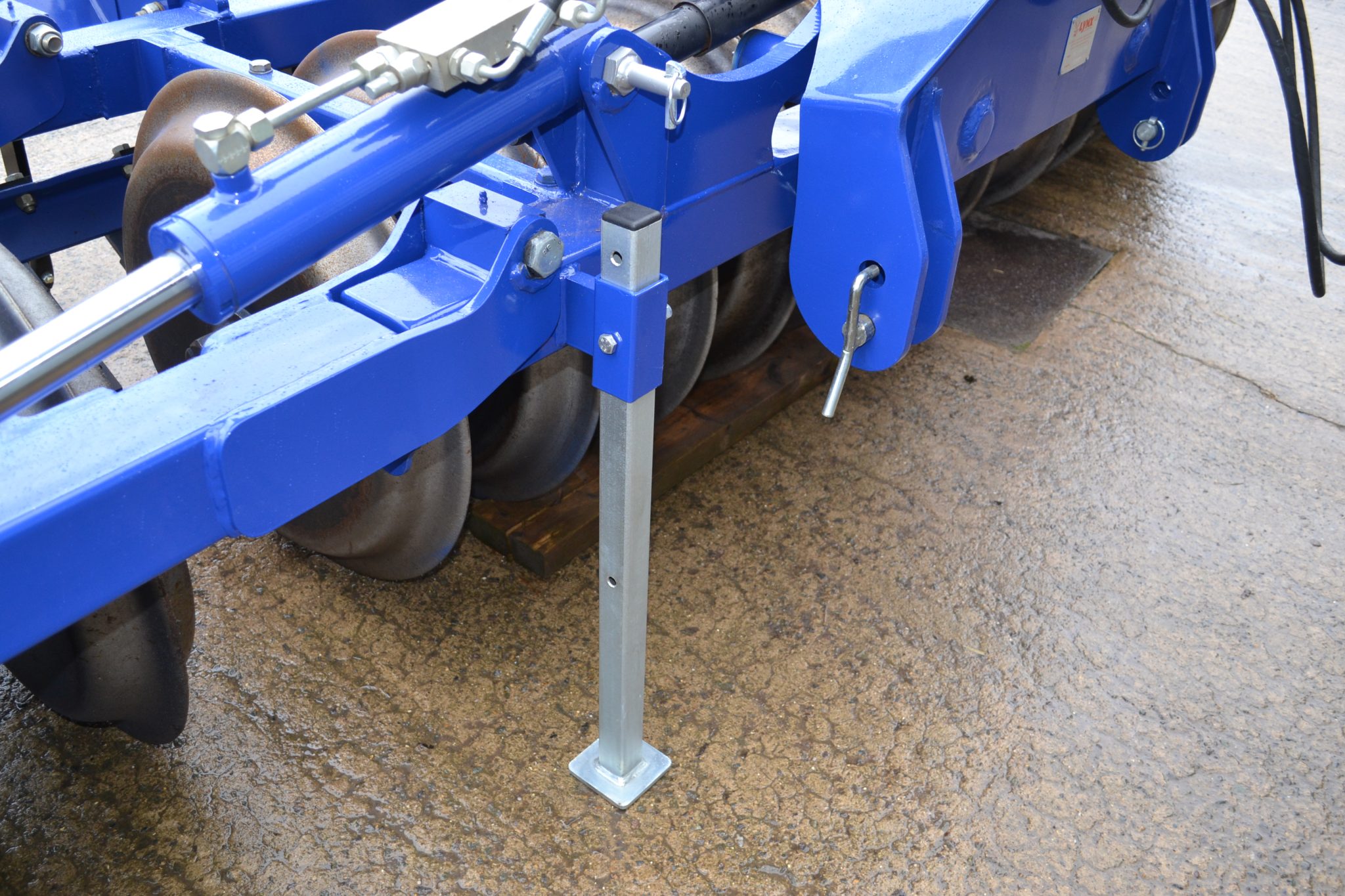 Lynx Hydraulic Folding Front Press - Image 14