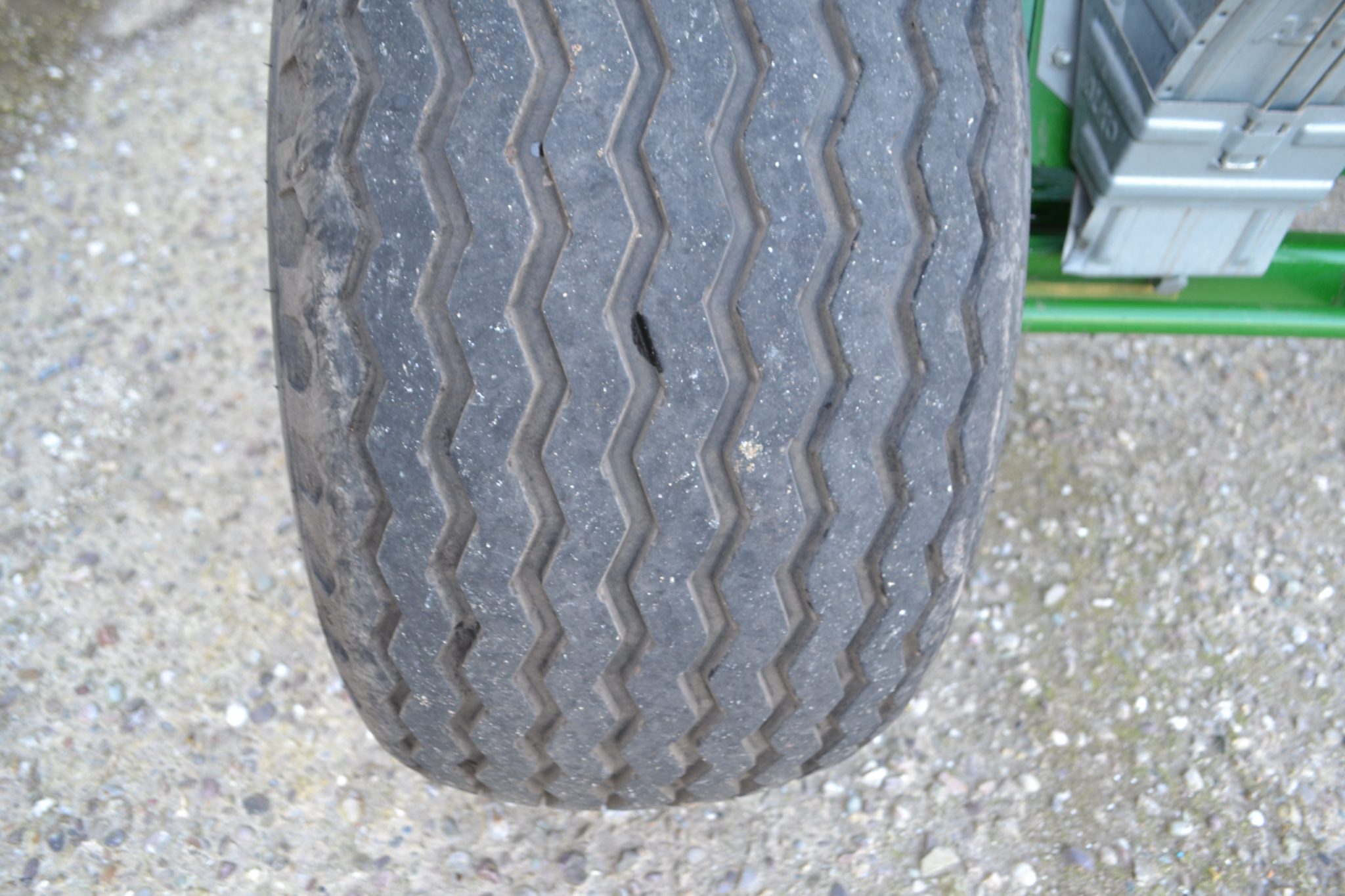 Great Plains Trailed Hydraulic Folding Unipress - Image 6