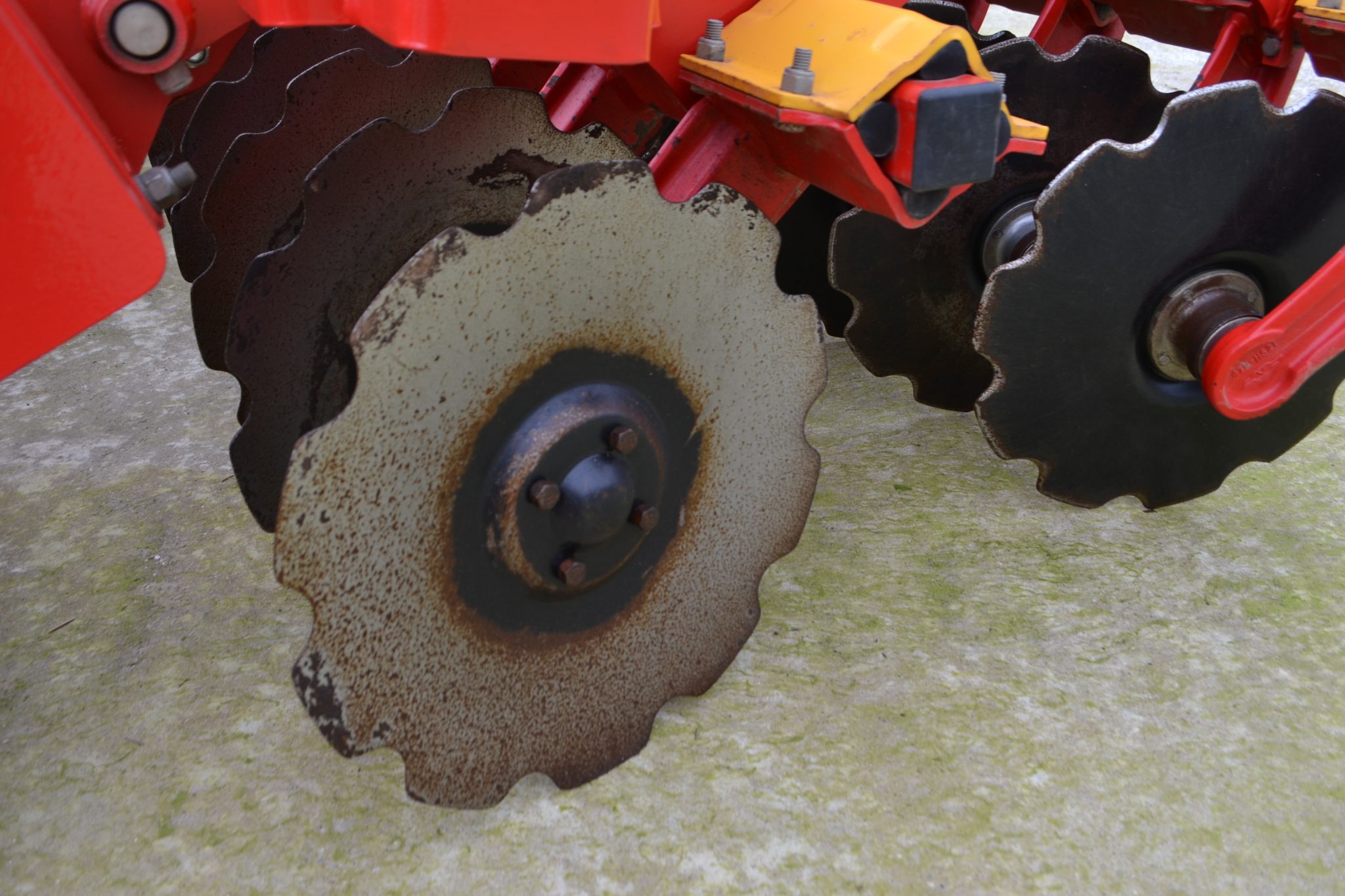 Linkage Mounted Vaderstad Carrier Cultivator - Image 8