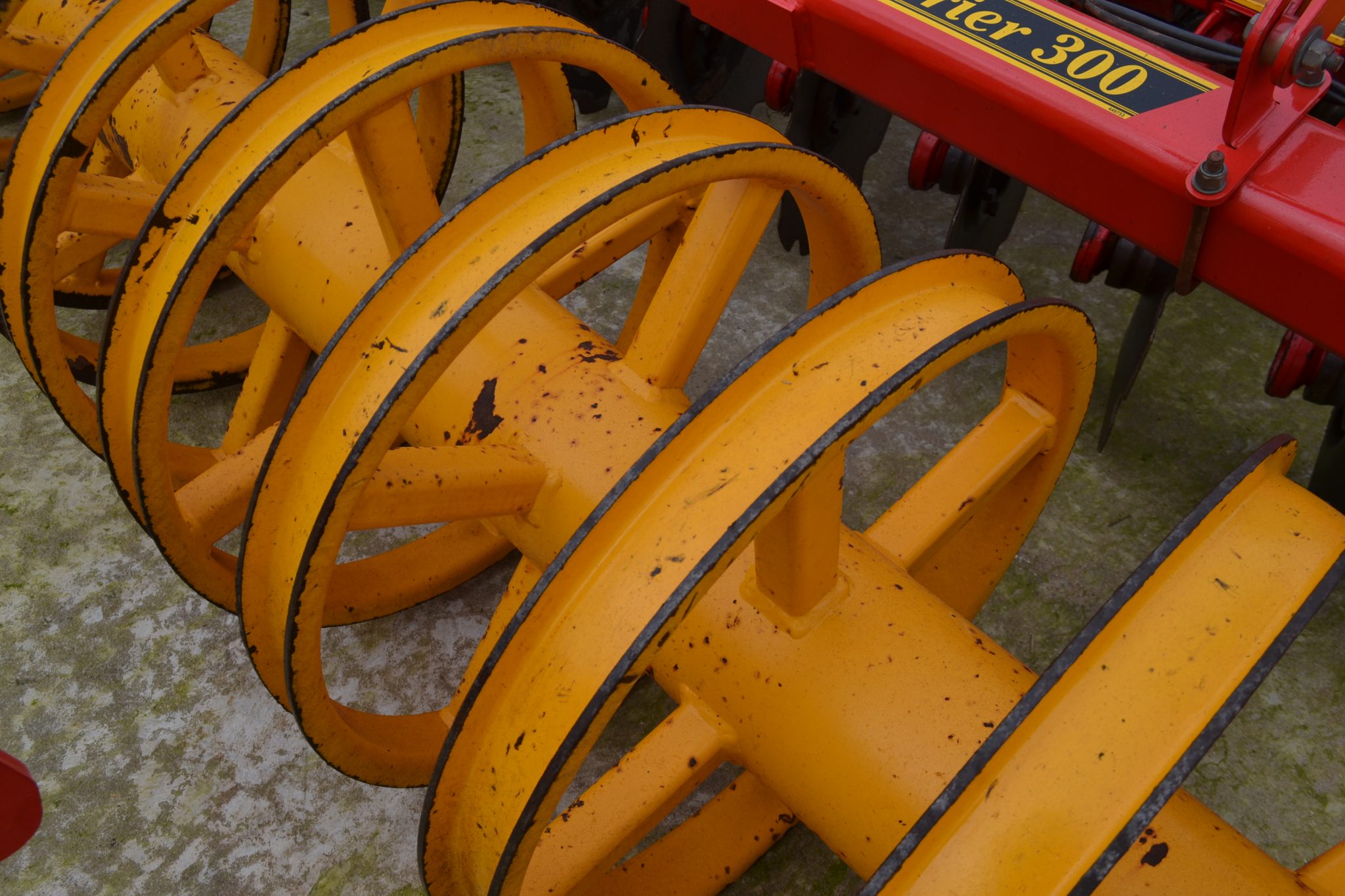 Linkage Mounted Vaderstad Carrier Cultivator - Image 10
