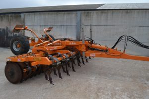 Simba Trailed Unipress