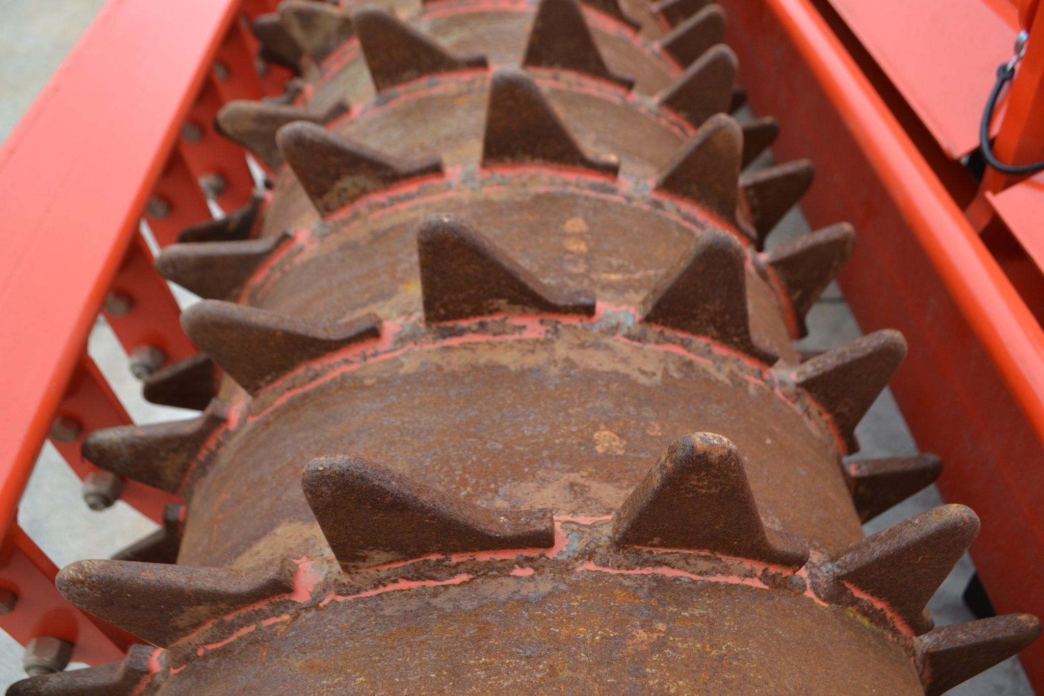 Kuhn Heavy Duty Six Metre Hydraulic Folding Power Harrow - Image 5
