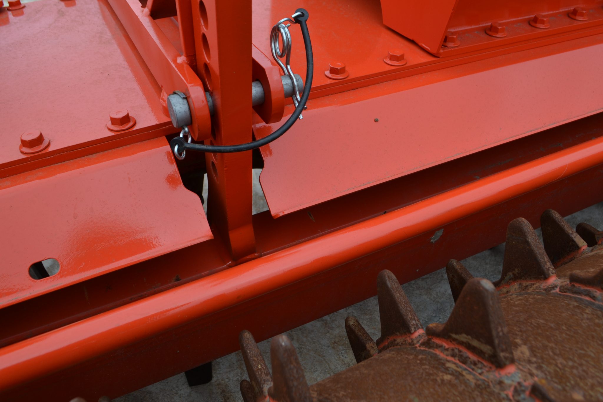 Kuhn Heavy Duty Six Metre Hydraulic Folding Power Harrow - Image 10